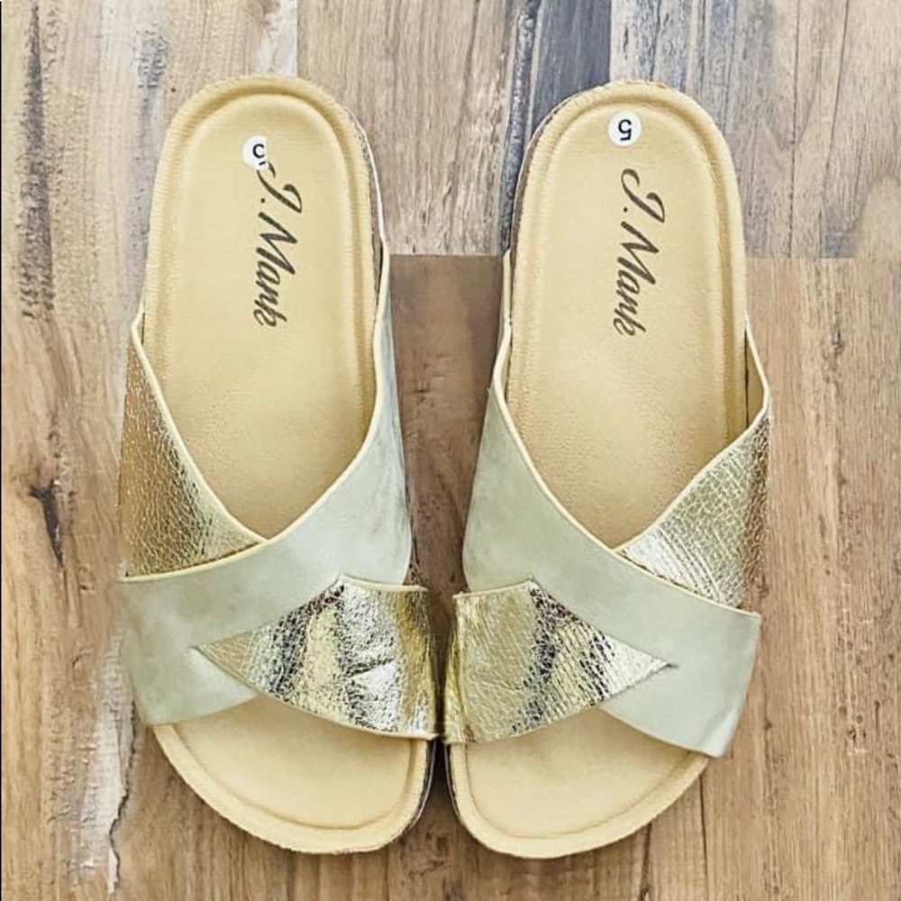 Ladies gold sandals size 5